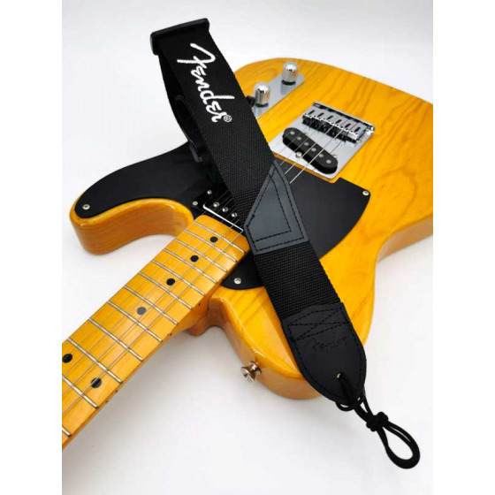 Sangle polyester noir Logo blanc Fender®